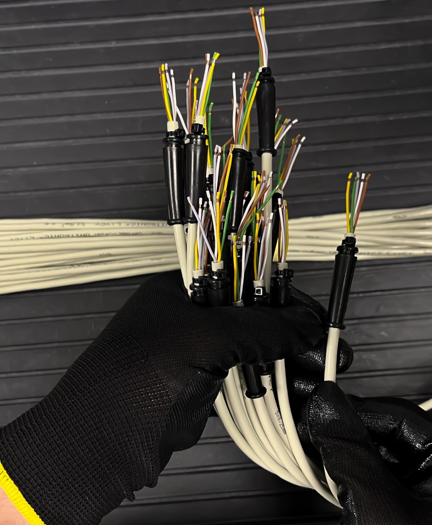 Faisceau électrique, Harnais électrique, Câblage industriel, Fabrication faisceaux électriques, Assemblage harnais câblage, Services câblage sur mesure, Câblage faisceaux automobile, Harnais de câblage personnalisé, Conception faisceaux électriques, Installation câblage électrique, Réalisation harnais câblage, Câblage industriel haute qualité, Fournisseur faisceau électrique, Maintenance câblage électrique, Prototypage faisceaux et harnais, Câblage filaire sur mesure, Assemblage câblage électronique, Fabrication harnais pour industrie, Services de câblage professionnel, Solutions faisceaux et harnais électriques