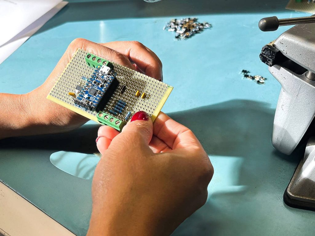 Electronic board mockup, electronic board prototype, electronic board design, electronic mockup fabrication, prototype electronic board, PCB prototype manufacturing, electronic board mockup creation, printed circuit board mockup, fast PCB prototype, prototype electronic board testing, electronic board development, PCB prototype design, rapid electronic board manufacturing, electronic mockup for testing, electronic mockup services, prototype printed circuit creation, custom electronic prototype, PCB design and mockup, electronic board simulation, custom electronic prototyping

